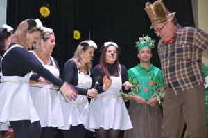 Pais apresentam peças teatrais - Escola Notre Dame Menino Jesus (168)